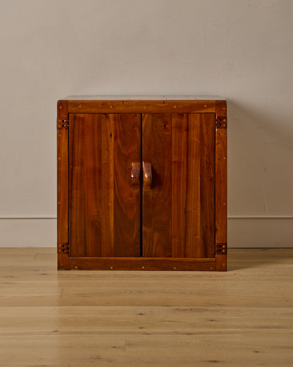 #style_Cabinet with Drawers