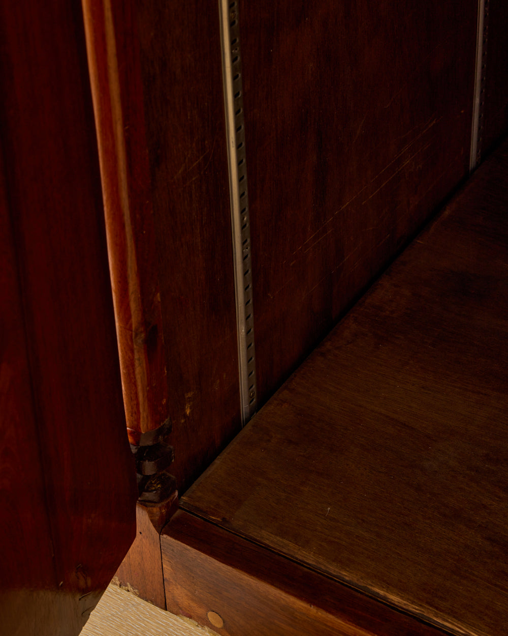 #style_Cabinet with Drawers