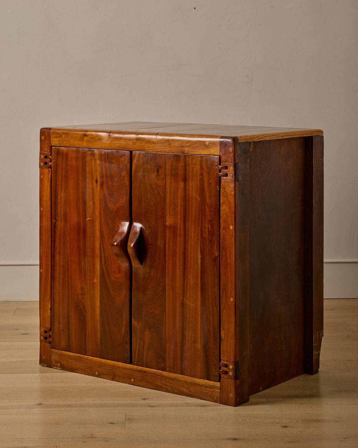 #style_Cabinet with Drawers