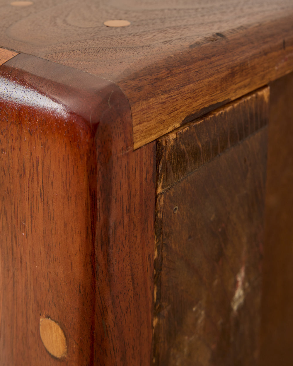 #style_Cabinet with Pullout Shelves