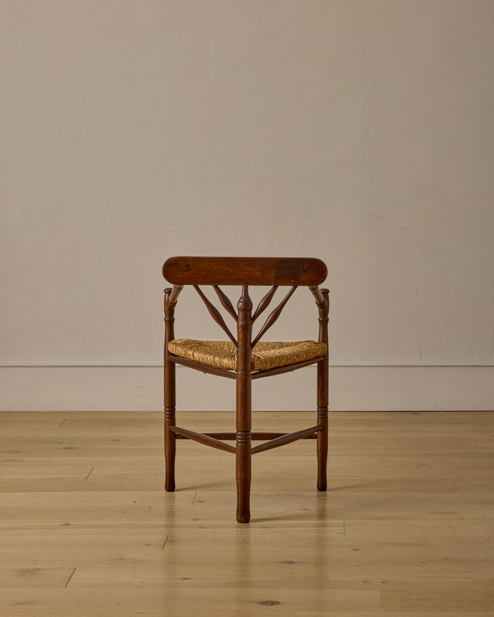 Bobbin Triangular Armchair