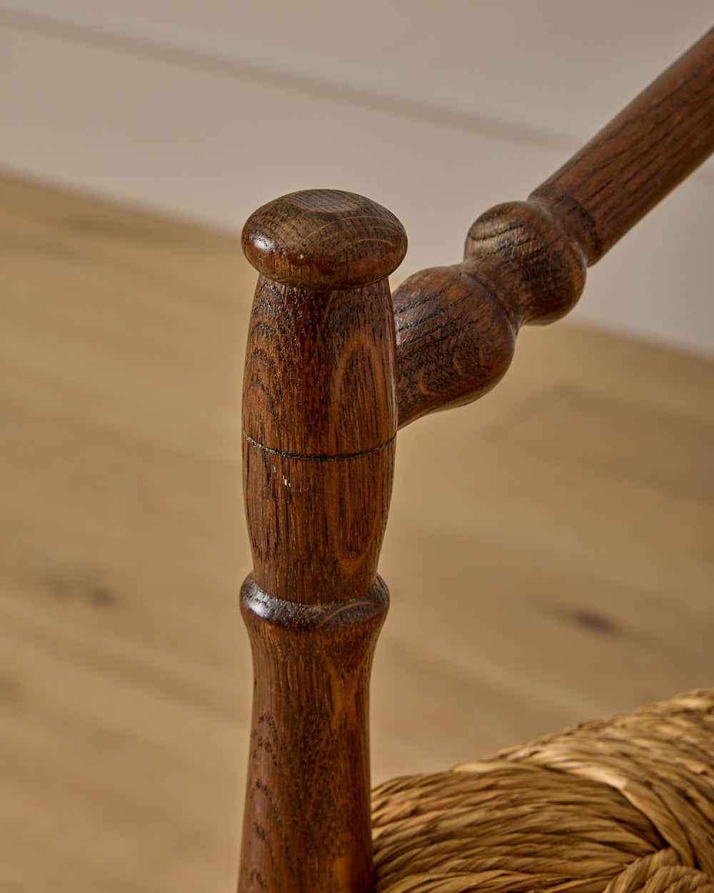 Bobbin Triangular Armchair