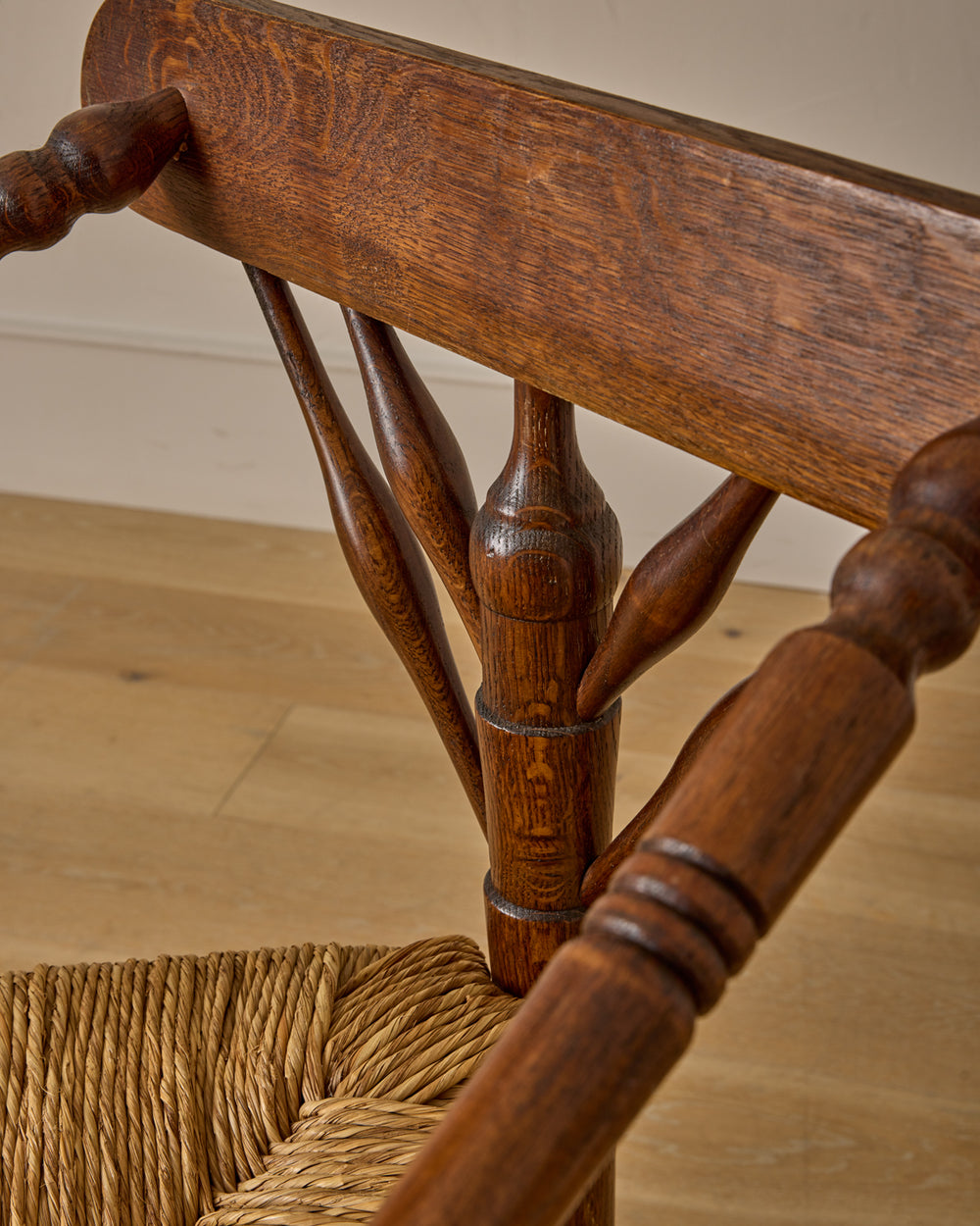 Bobbin Triangular Armchair