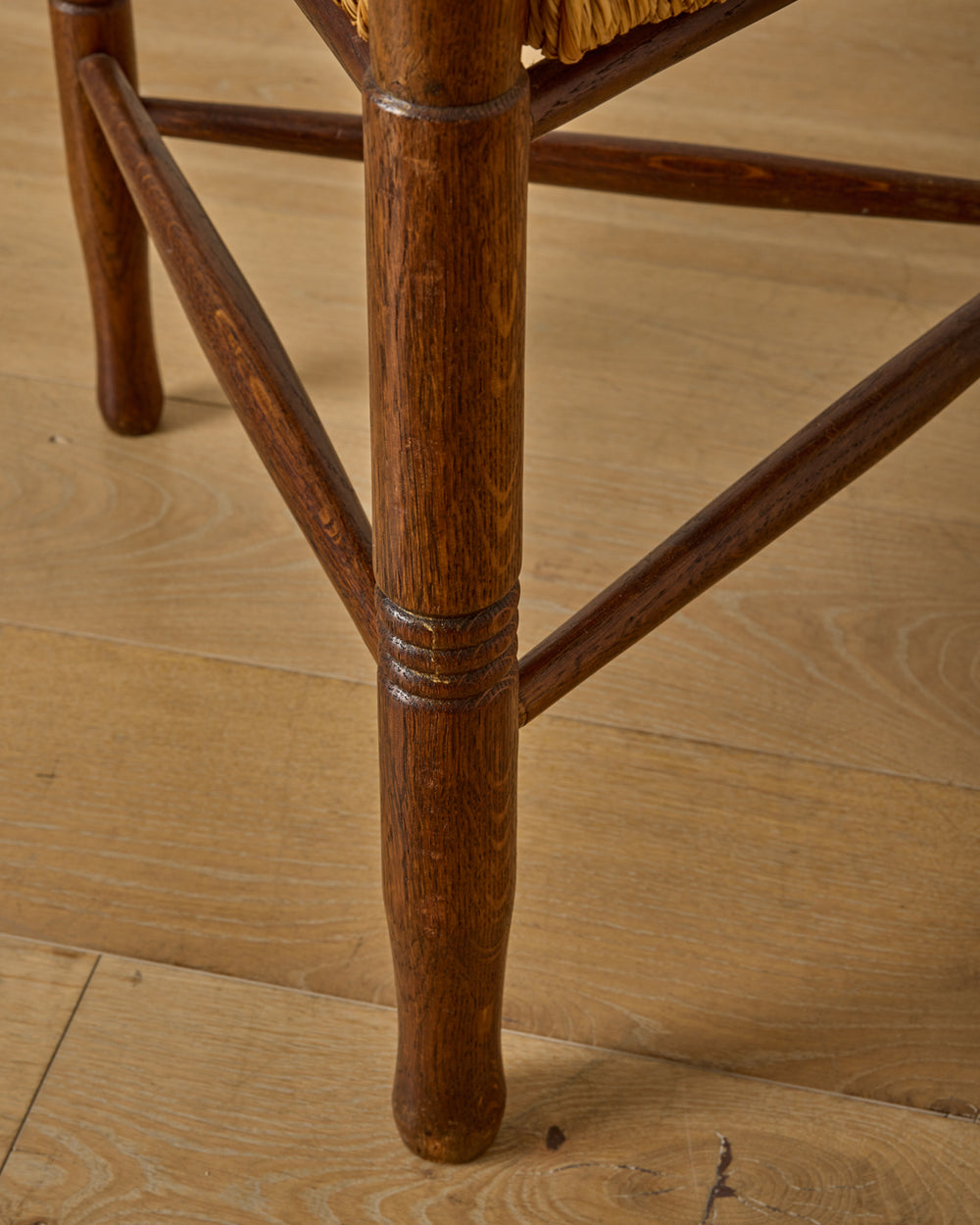 Bobbin Triangular Armchair