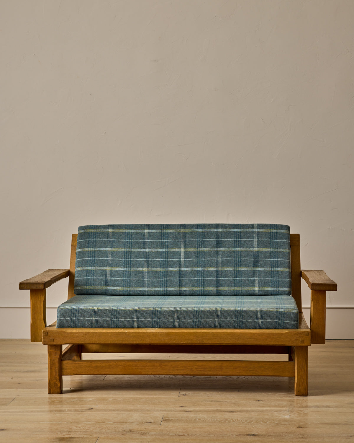 Belgian Oak Loveseat in Plaid