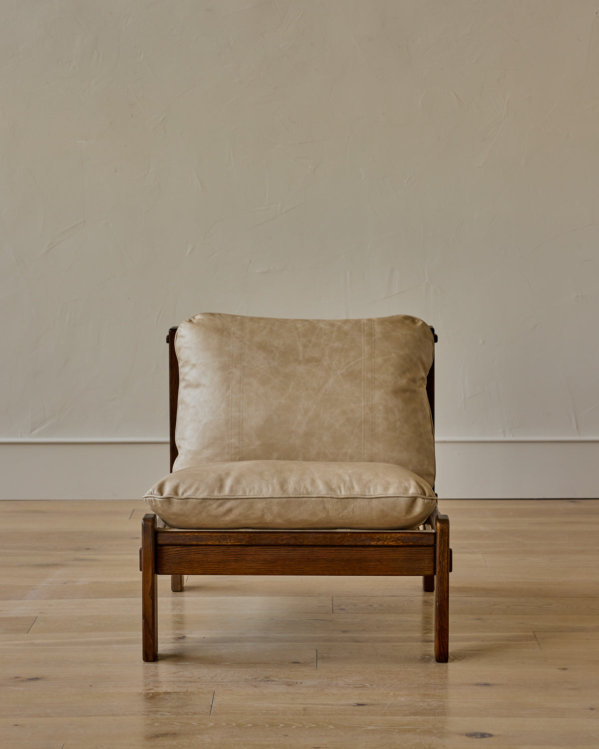 Sling Lounge Chair in Au Lait Leather