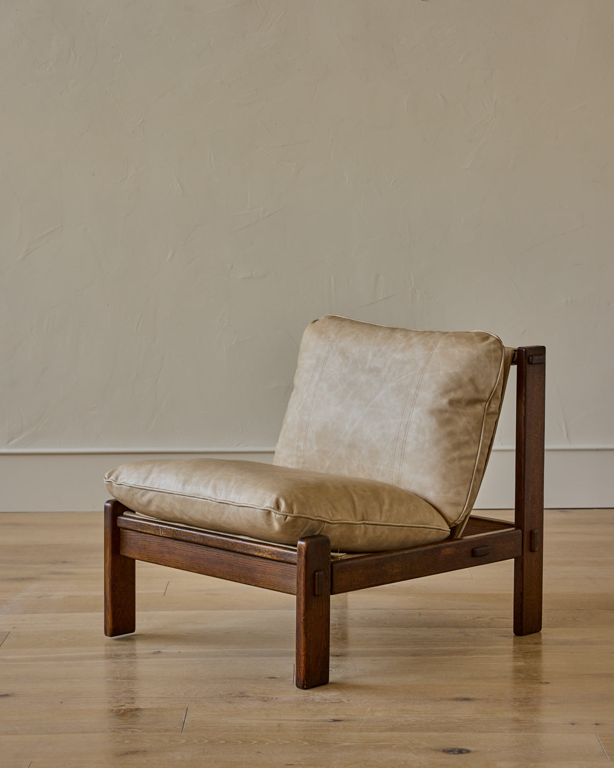 Sling Lounge Chair in Au Lait Leather