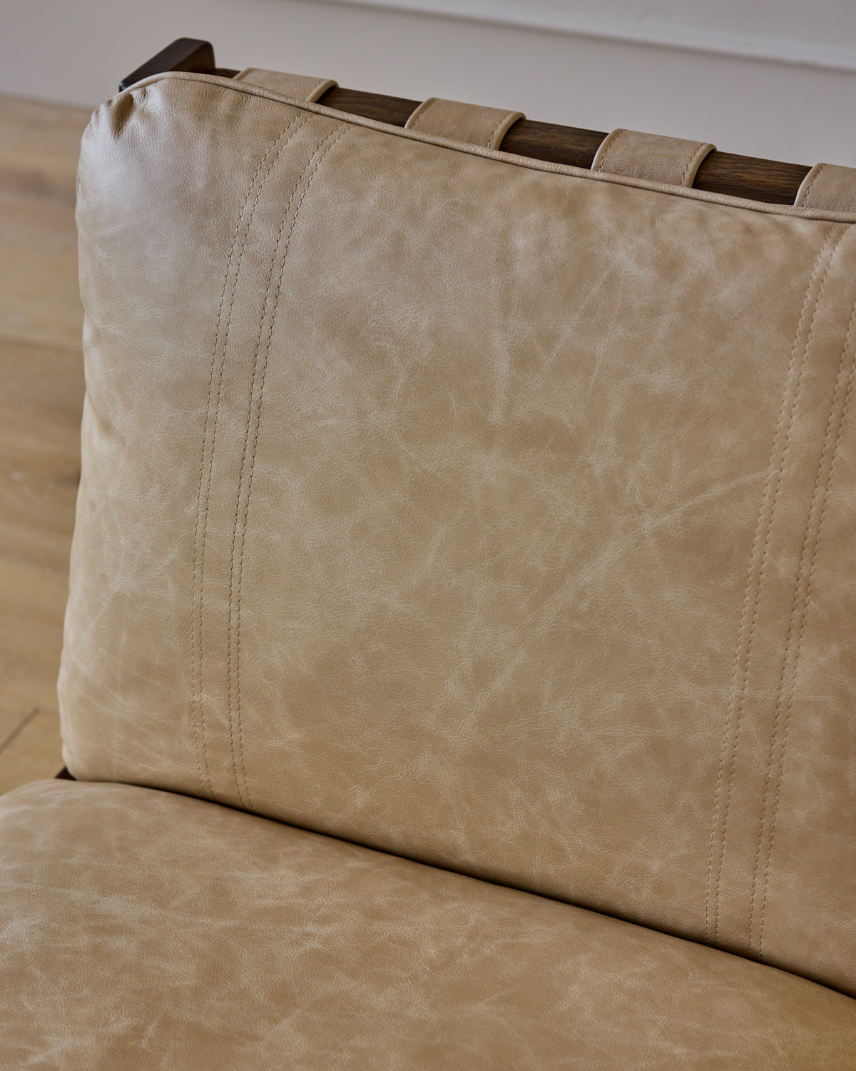 Sling Lounge Chair in Au Lait Leather