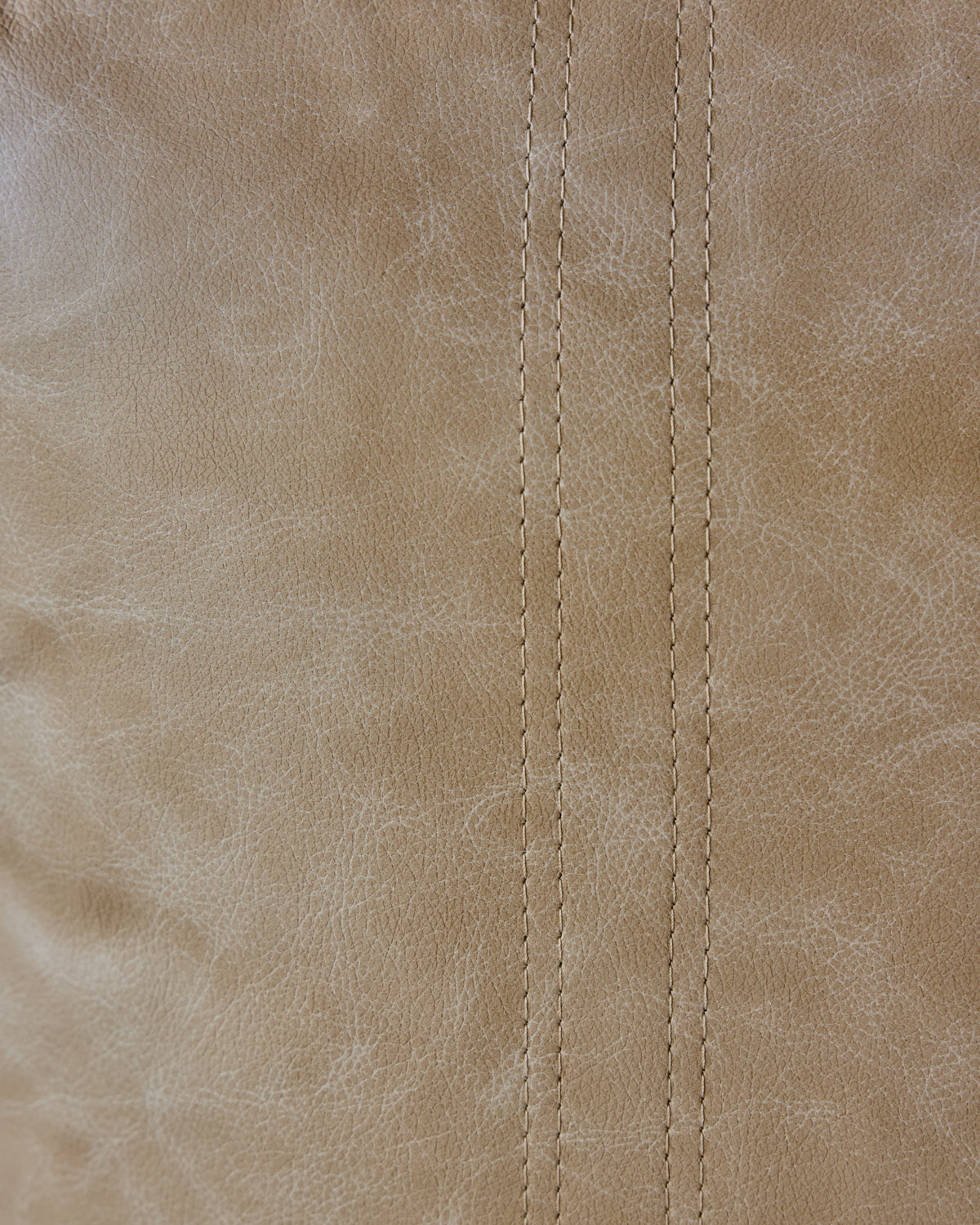 Sling Lounge Chair in Au Lait Leather