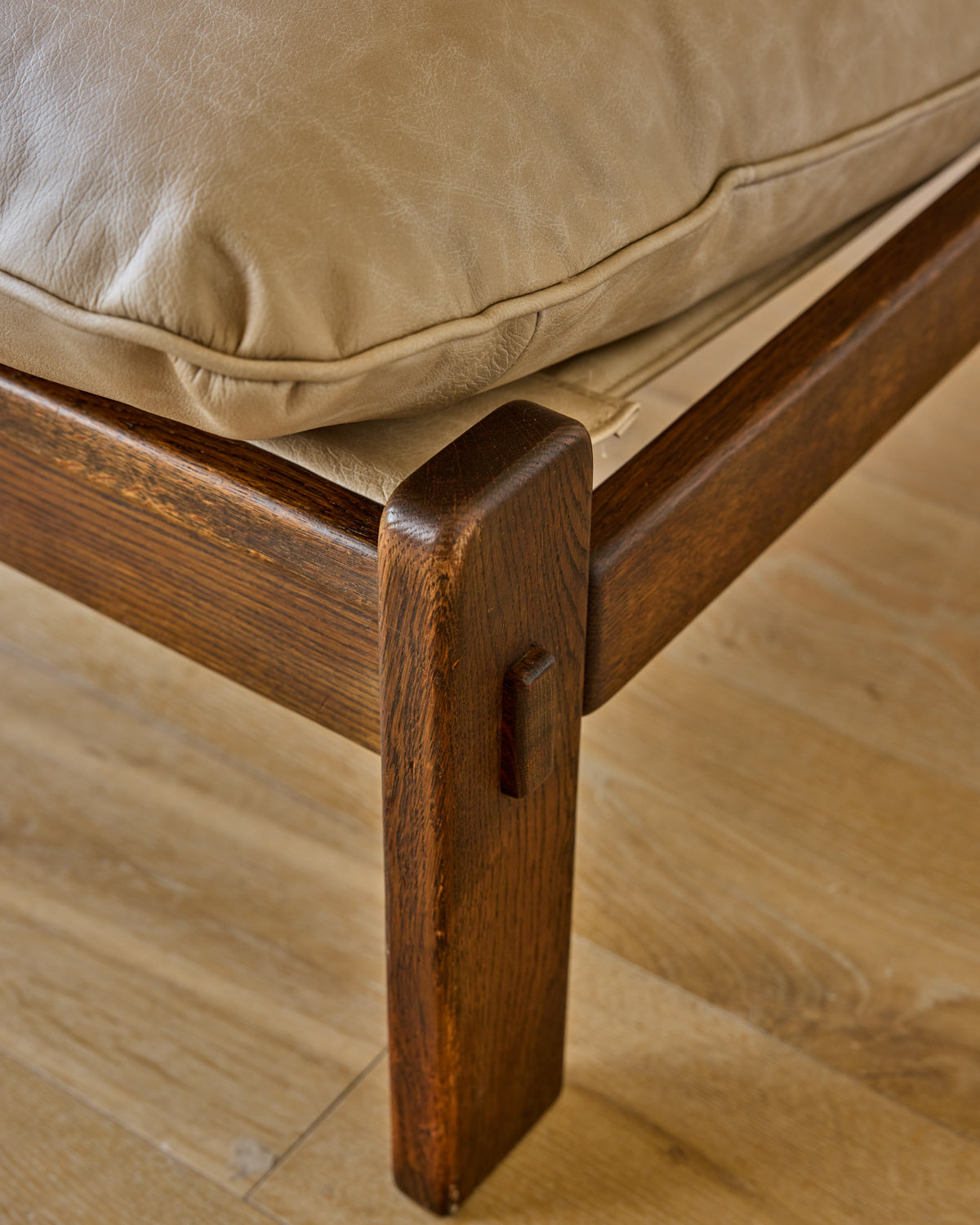 Sling Lounge Chair in Au Lait Leather