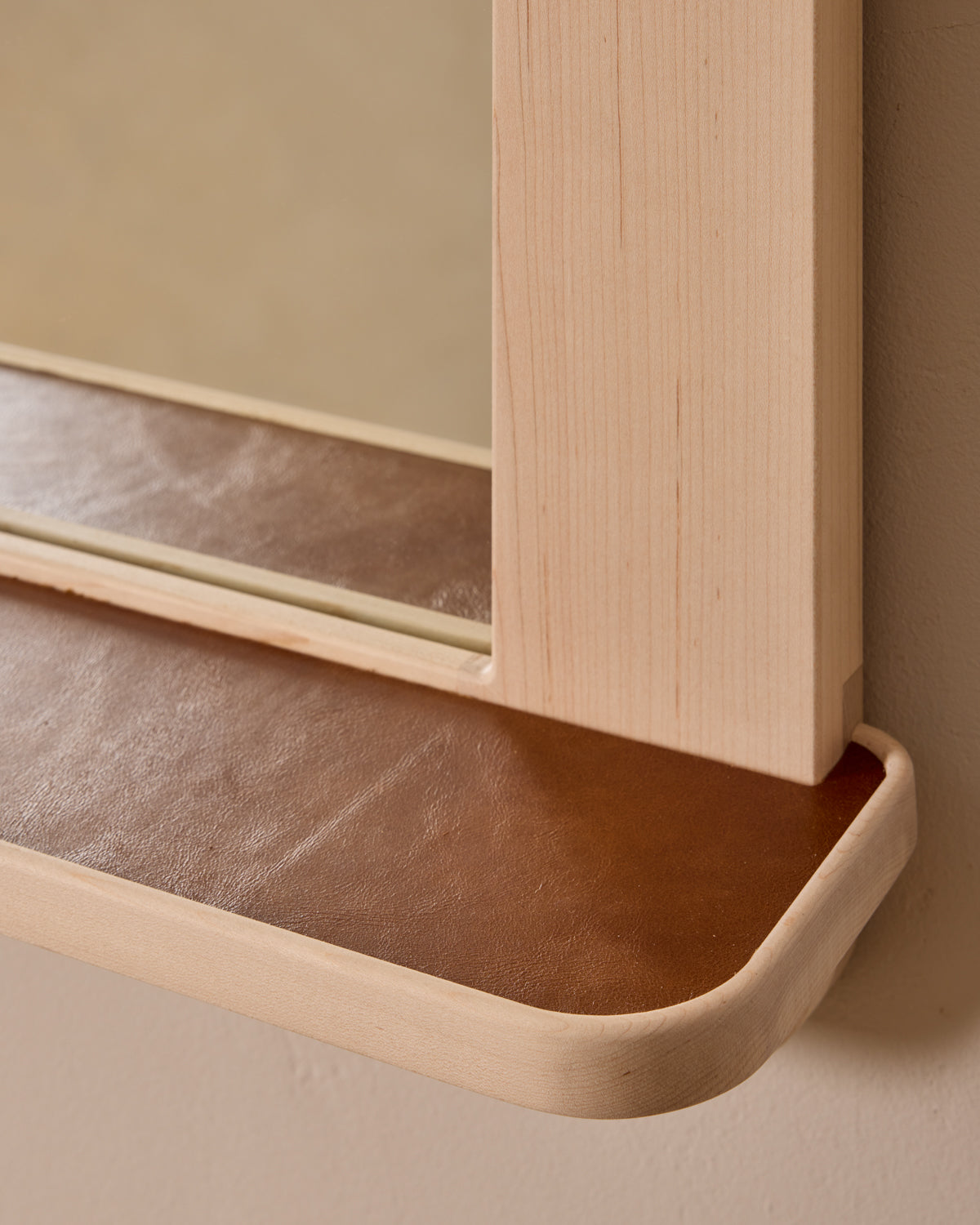 Bennett Mirror with Shelf - Clear Maple