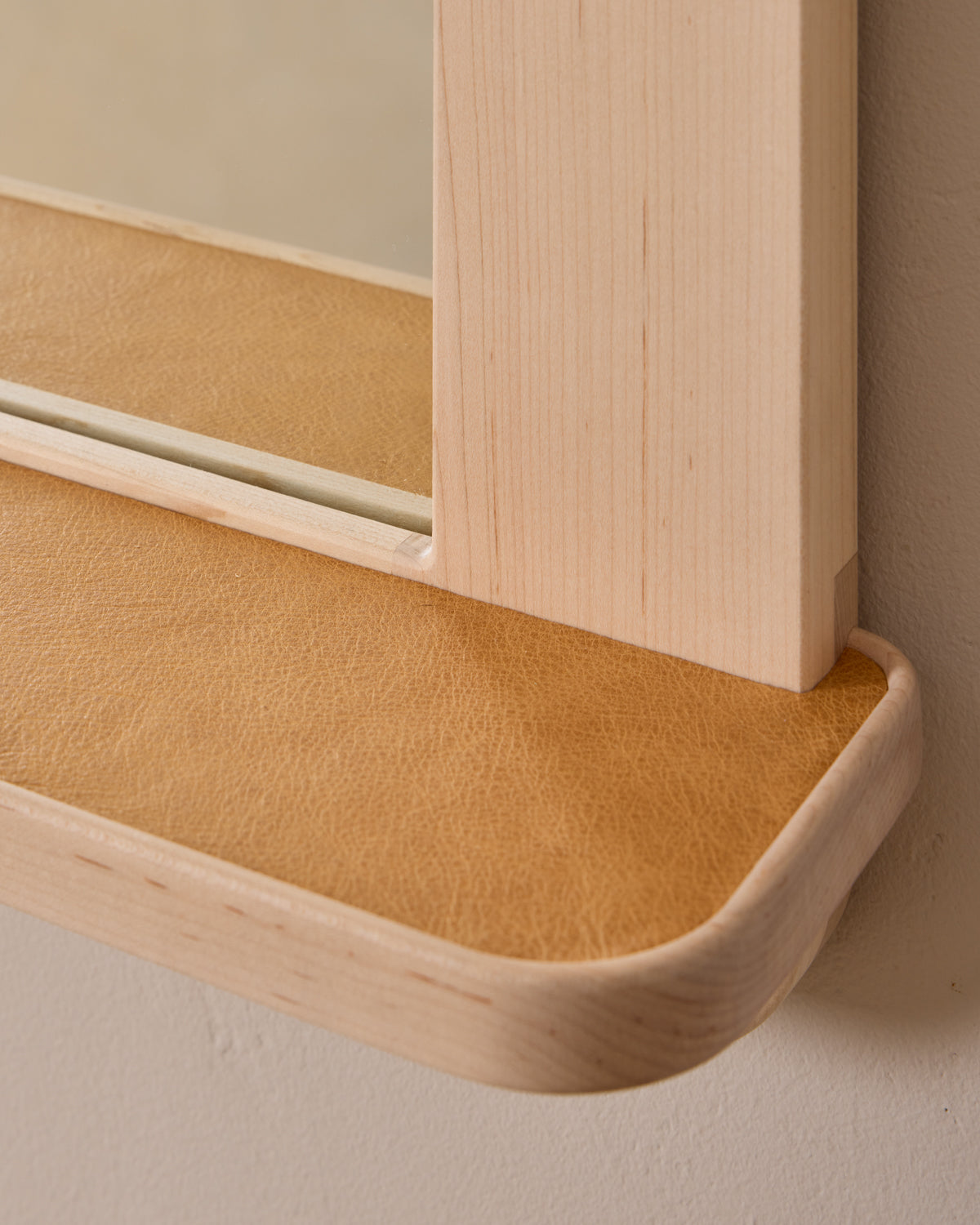 Bennett Mirror with Shelf - Clear Maple