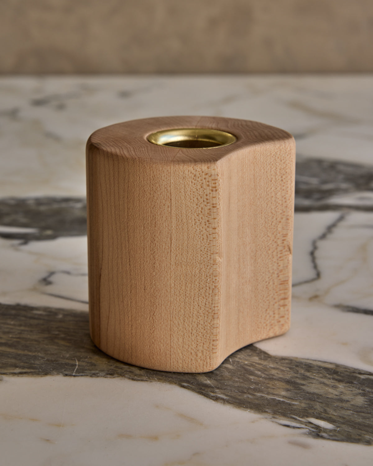 #wood-finish_clear maple #style_fluted