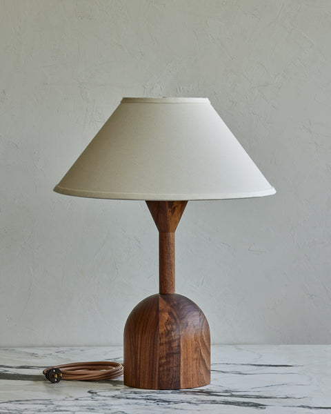LOSTINE_CORA_TABLE_LAMP_WALNUT