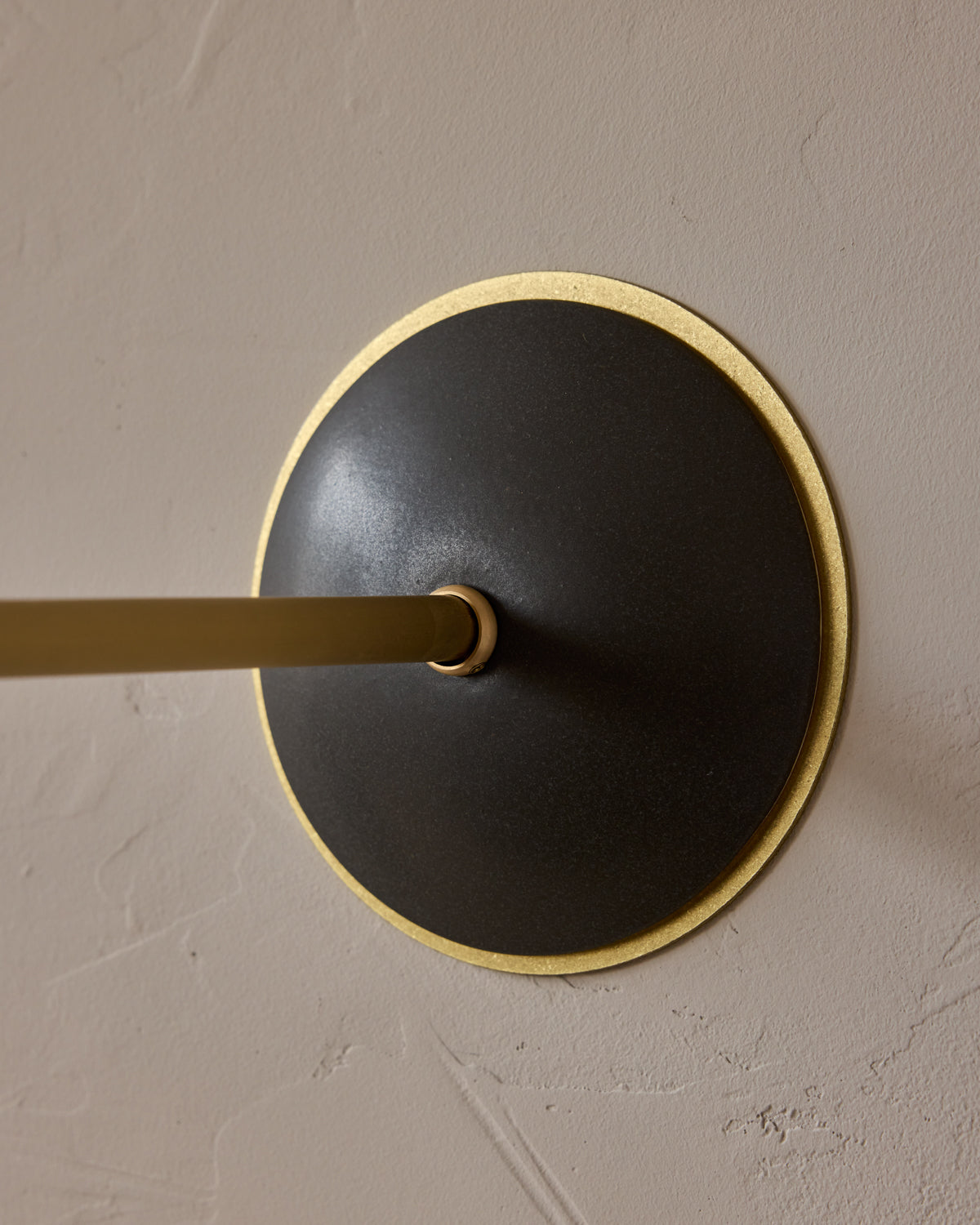 #shade-finish_almost black ceramic
#metal-finish_satin brass
#globe_milk glass
