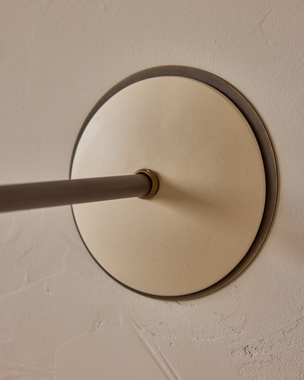 #shade-finish_biscuit ceramic
#metal-finish_antique brass
#globe_clear glass