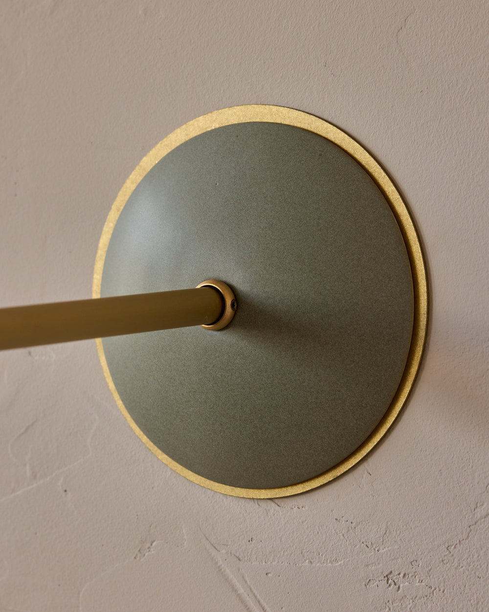 #shade-finish_olivine ceramic
#metal-finish_satin brass
#globe_milk glass