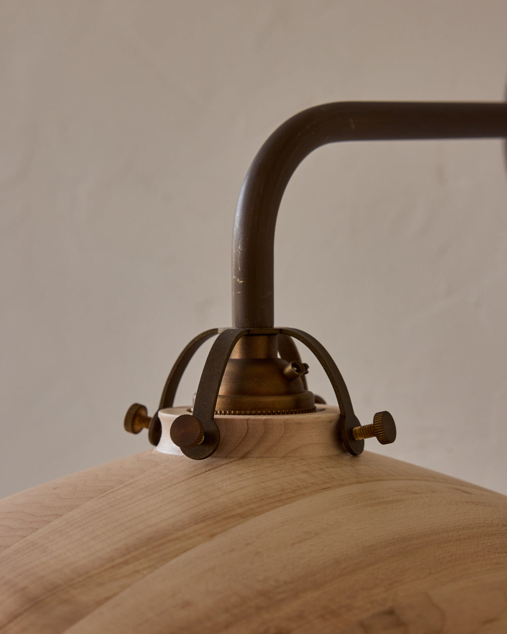 #shade-finish_clear maple
#metal-finish_antique brass
#globe_clear glass