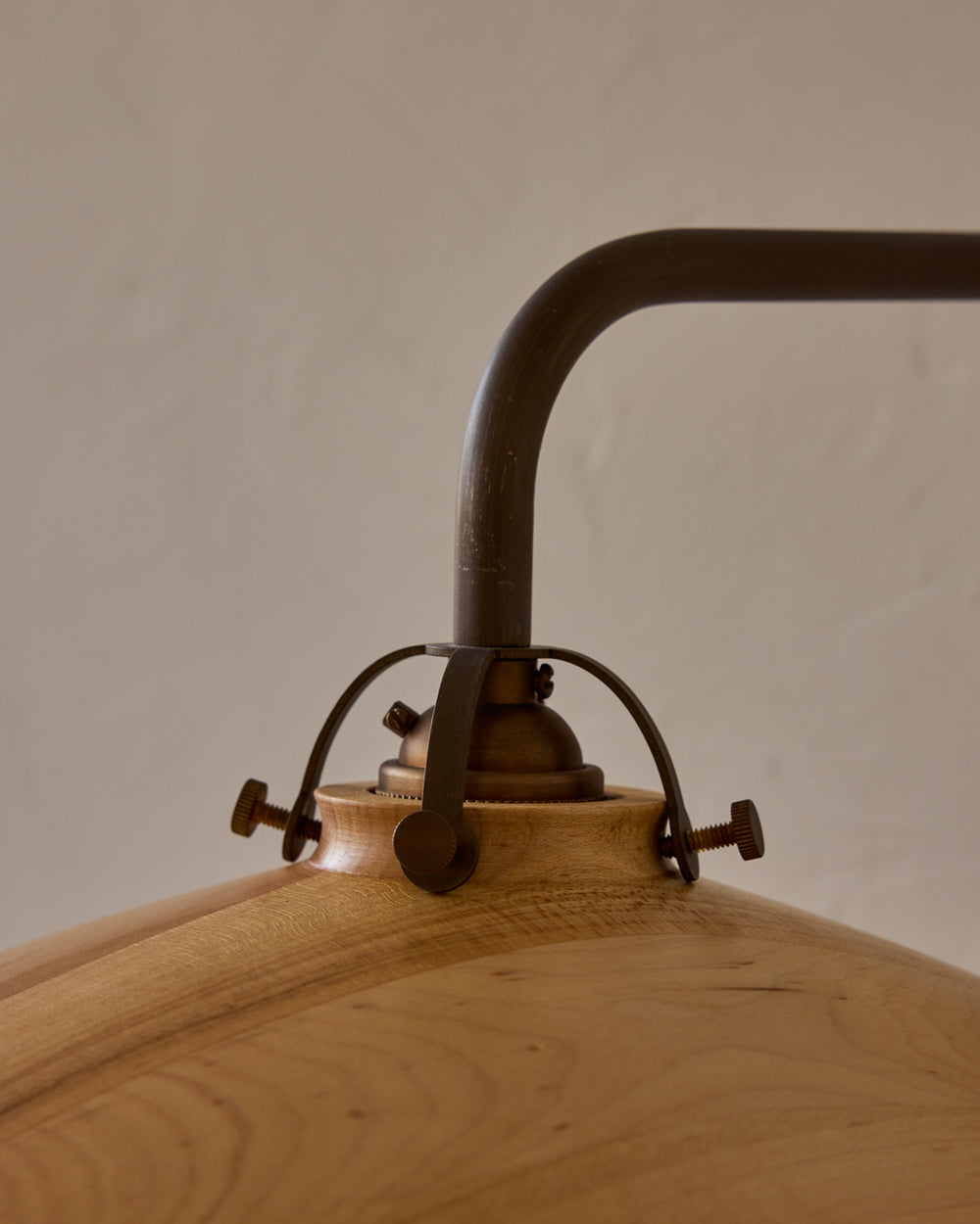 #shade-finish_natural maple
#metal-finish_antique brass
#globe_milk glass