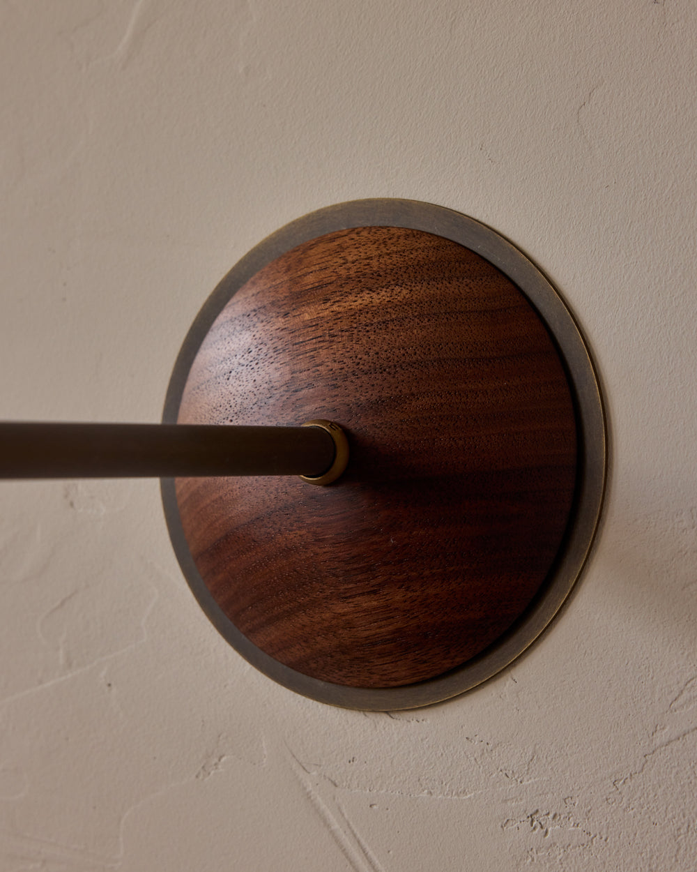 #shade-finish_black walnut
#metal-finish_antique brass
#globe_clear glass