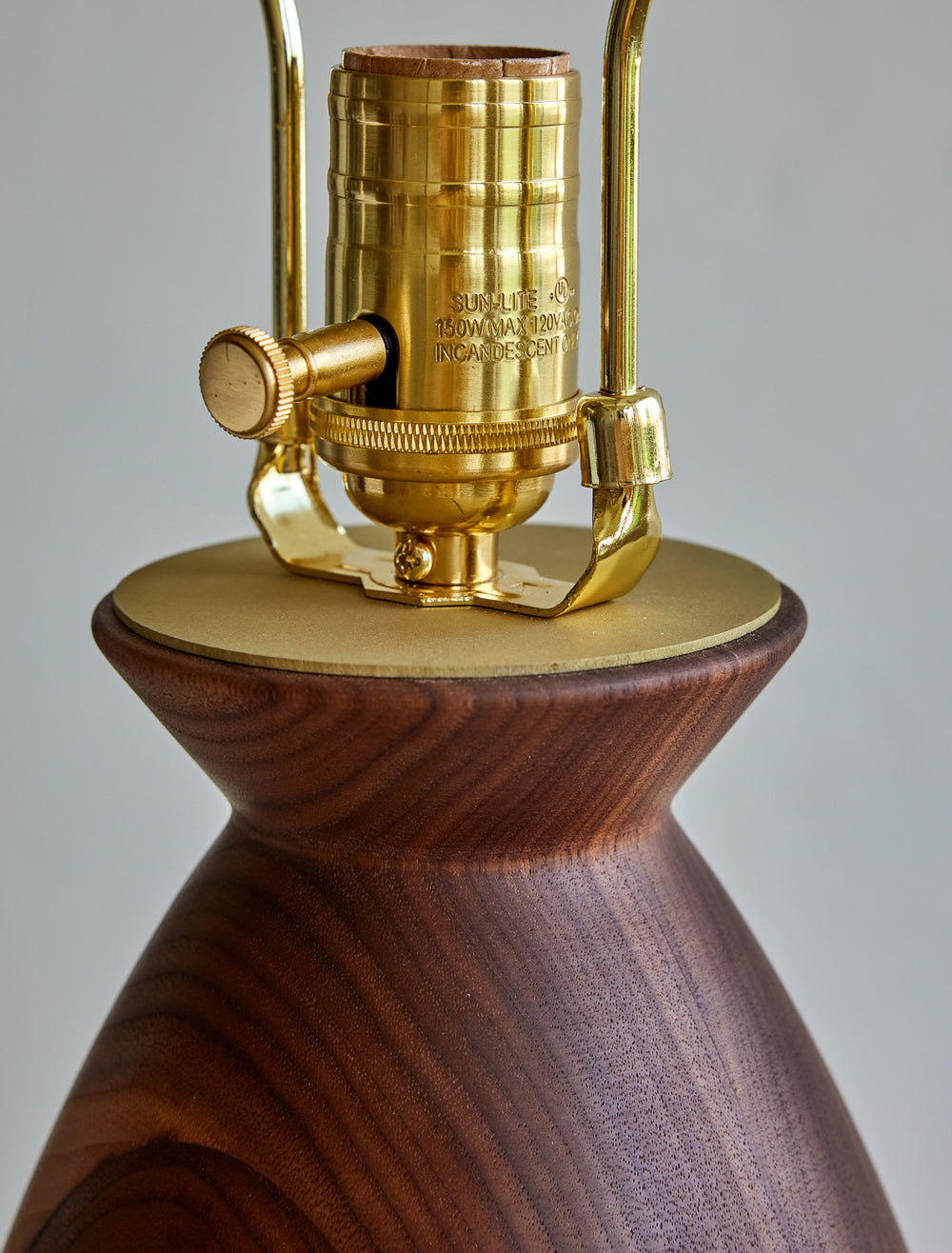#wood-finish_black walnut
