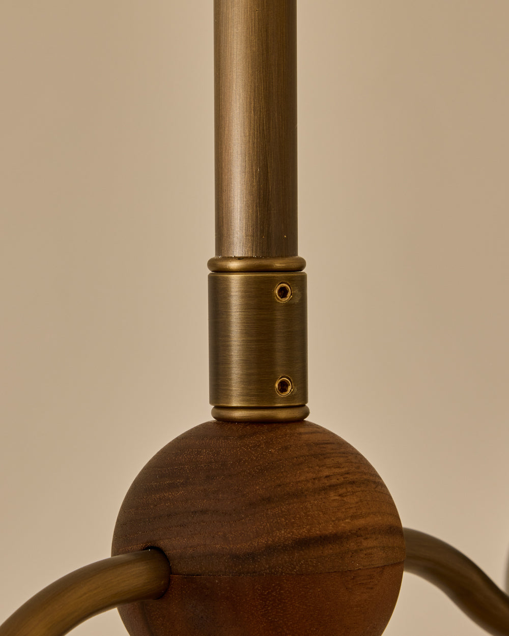 #Metal-+-Wood-Finish_Antique Brass / Black Walnut