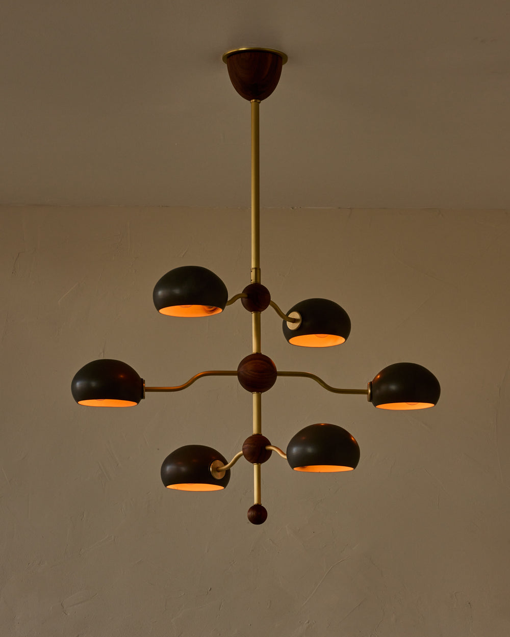 #shade-color_almost black #Metal-+-Wood-Finish_Satin Brass / Black Walnut