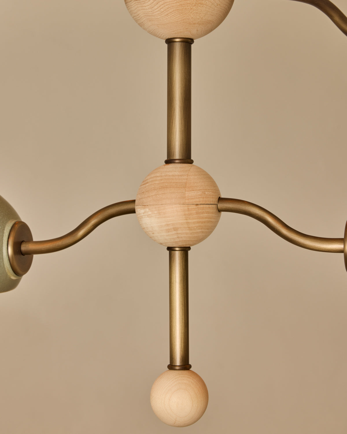 #shade-color_olivine #Metal-+-Wood-Finish_Antique Brass / Clear Maple