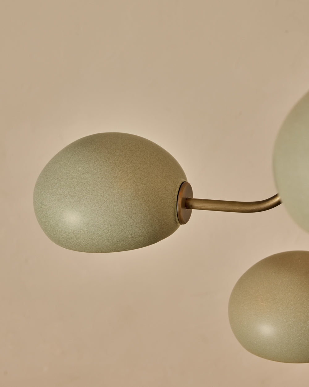 #shade-color_olivine #Metal-+-Wood-Finish_Antique Brass / Clear Maple