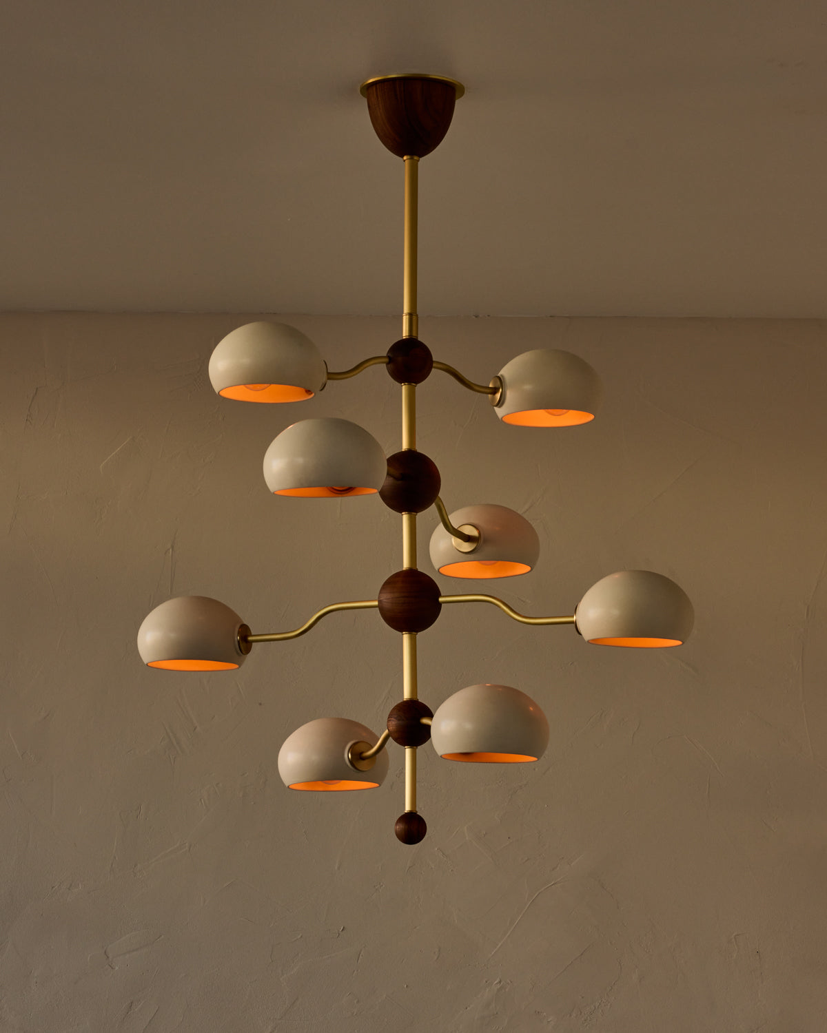 #shade-color_dove #Metal-+-Wood-Finish_Satin Brass / Black Walnut