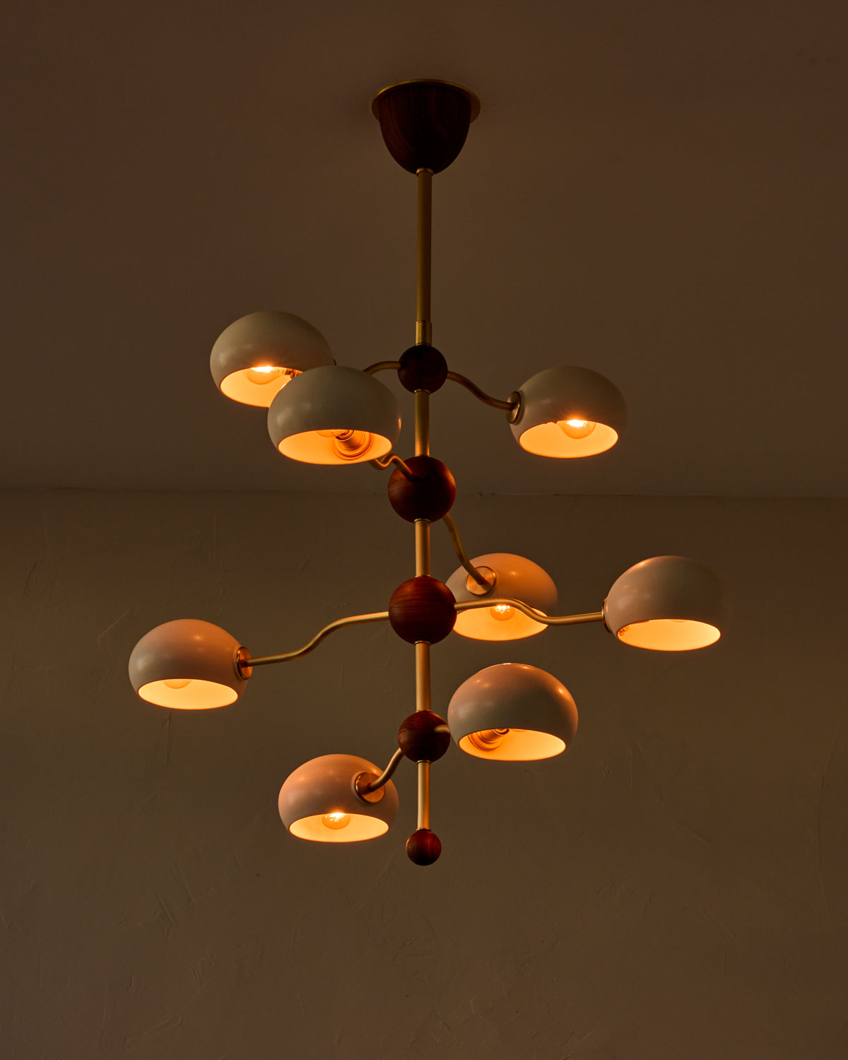 #shade-color_dove #Metal-+-Wood-Finish_Satin Brass / Black Walnut