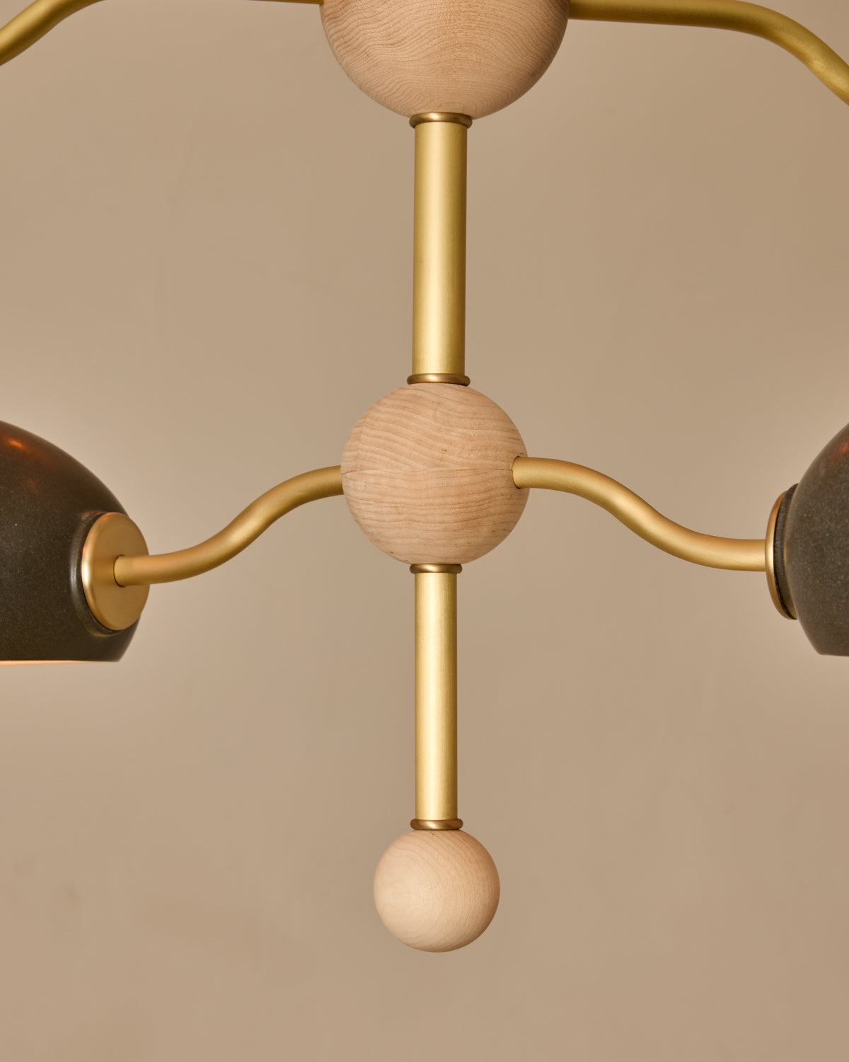 #shade-color_almost black #Metal-+-Wood-Finish_Satin Brass / Clear Maple
