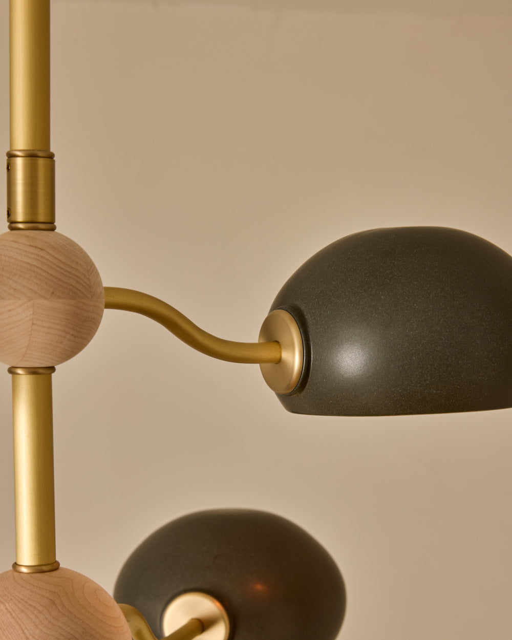 #shade-color_almost black #Metal-+-Wood-Finish_Satin Brass / Clear Maple