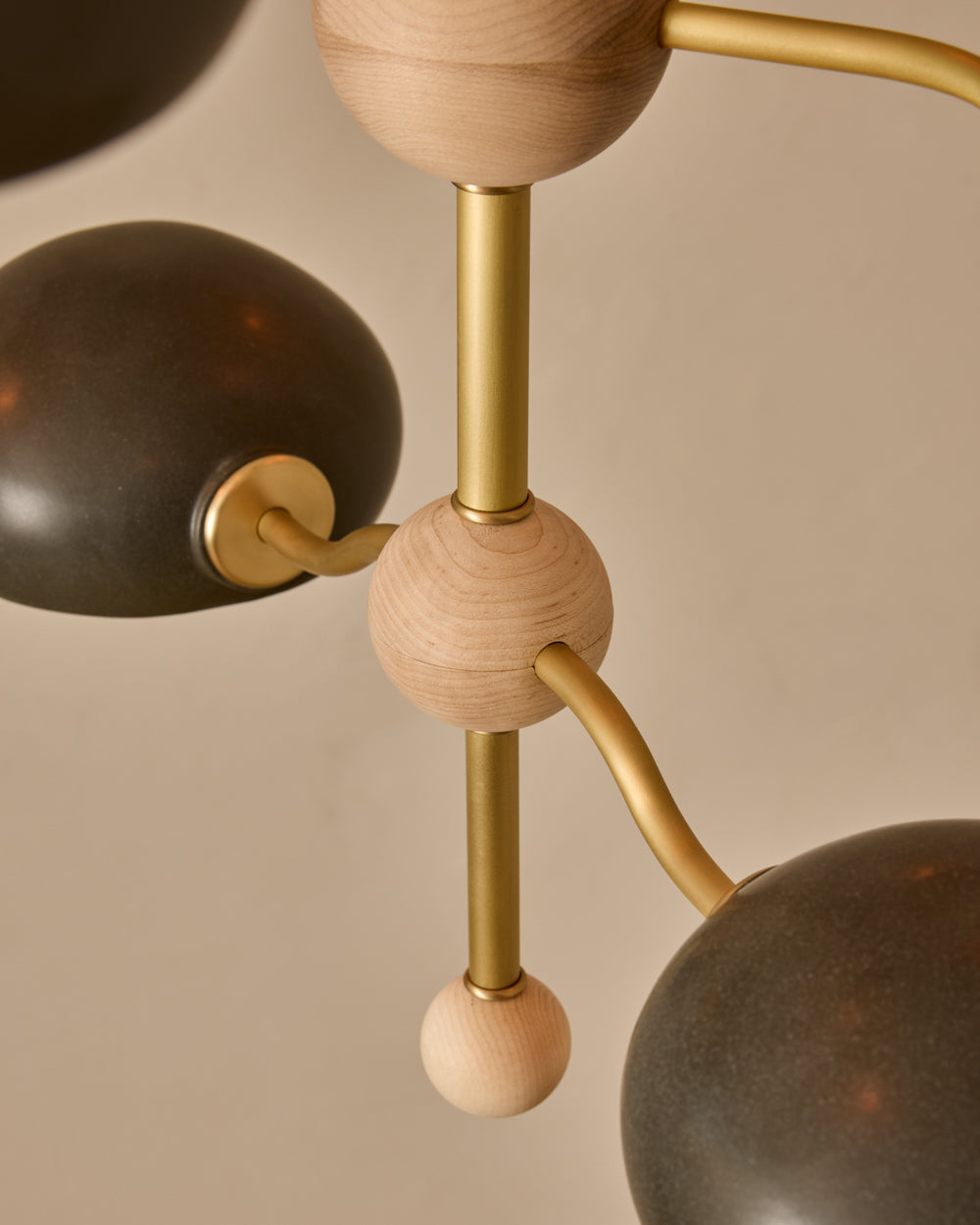 #shade-color_almost black #Metal-+-Wood-Finish_Satin Brass / Clear Maple