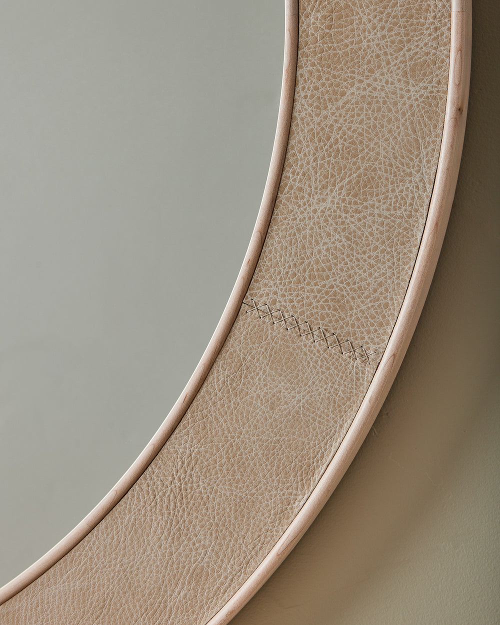 #leather-finish_au lait