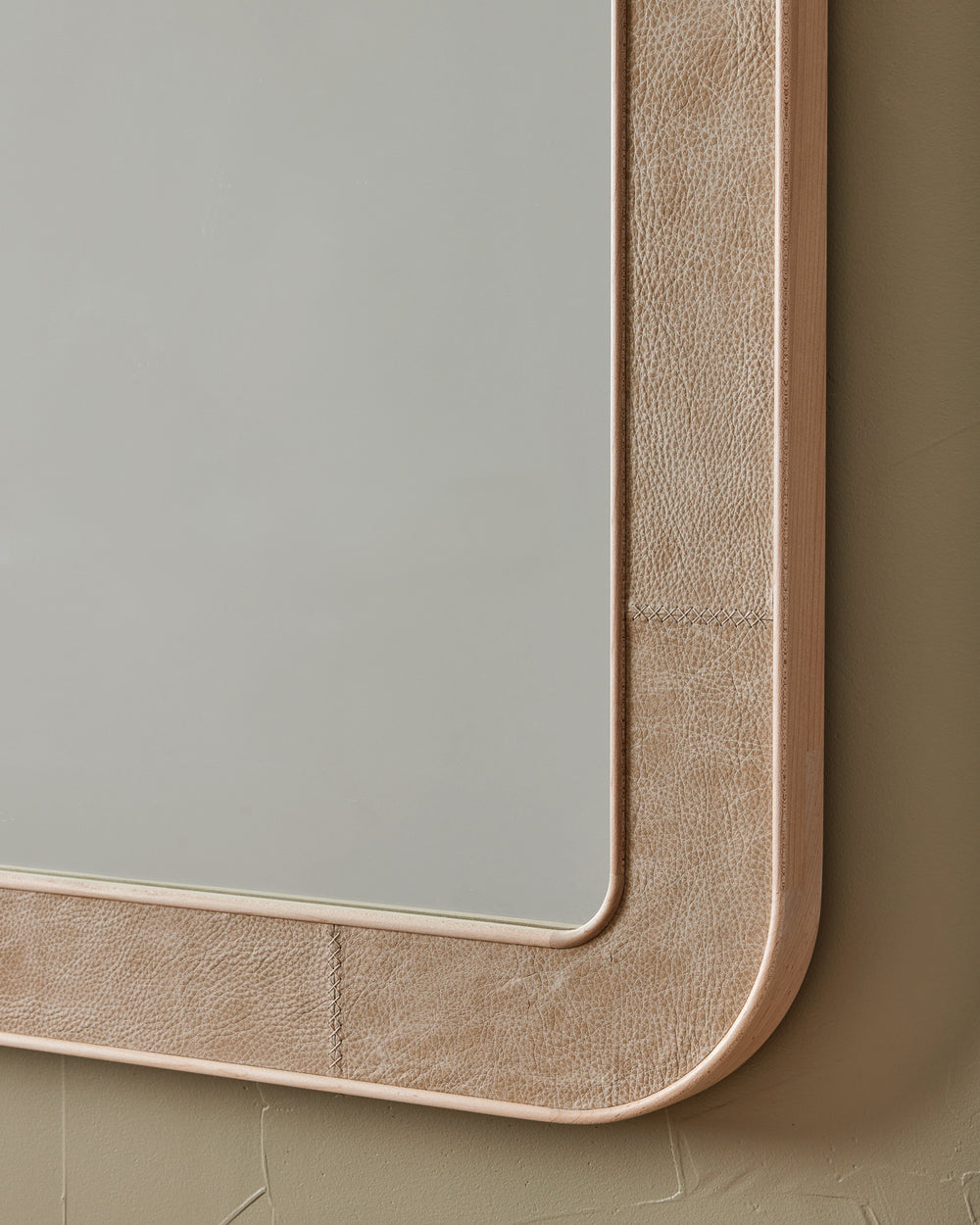 #leather-finish_au lait