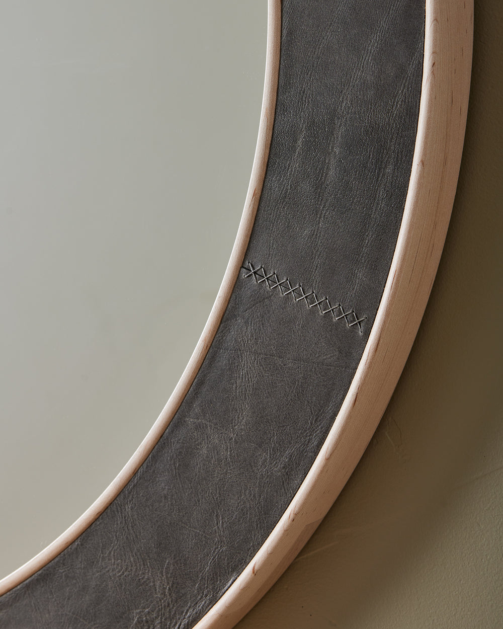 #leather-finish_cinder