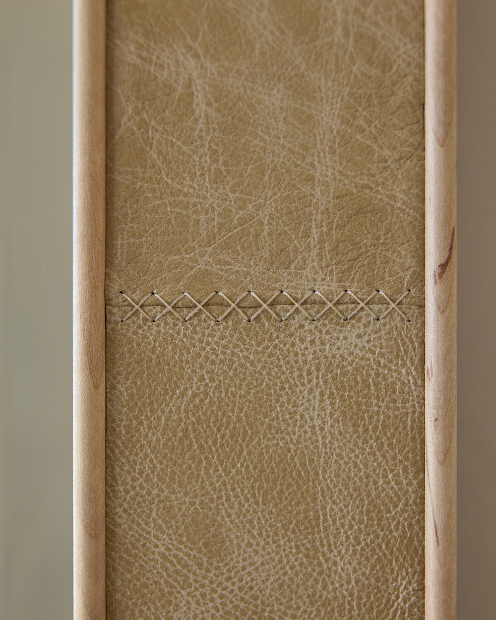 #leather-finish_au lait