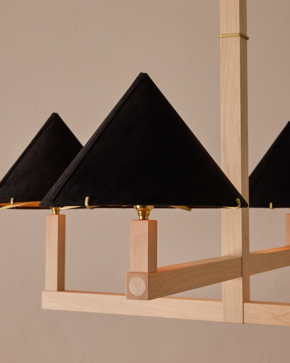#wood-finish_clear maple #shade-finish_anthracite suede