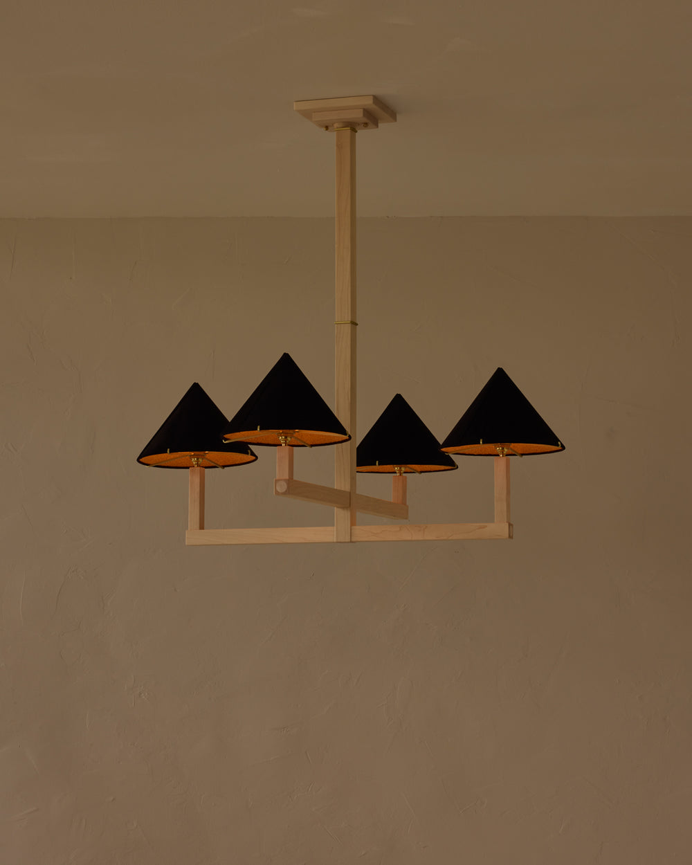 #wood-finish_clear maple #shade-finish_anthracite suede