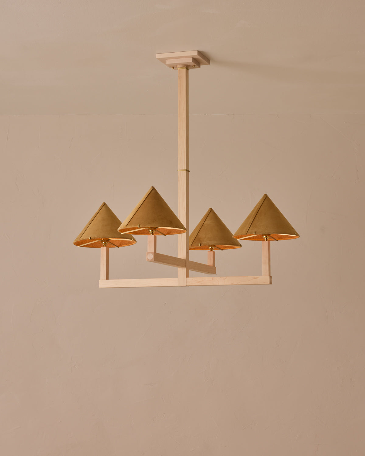 #wood-finish_clear maple #shade-finish_camel suede