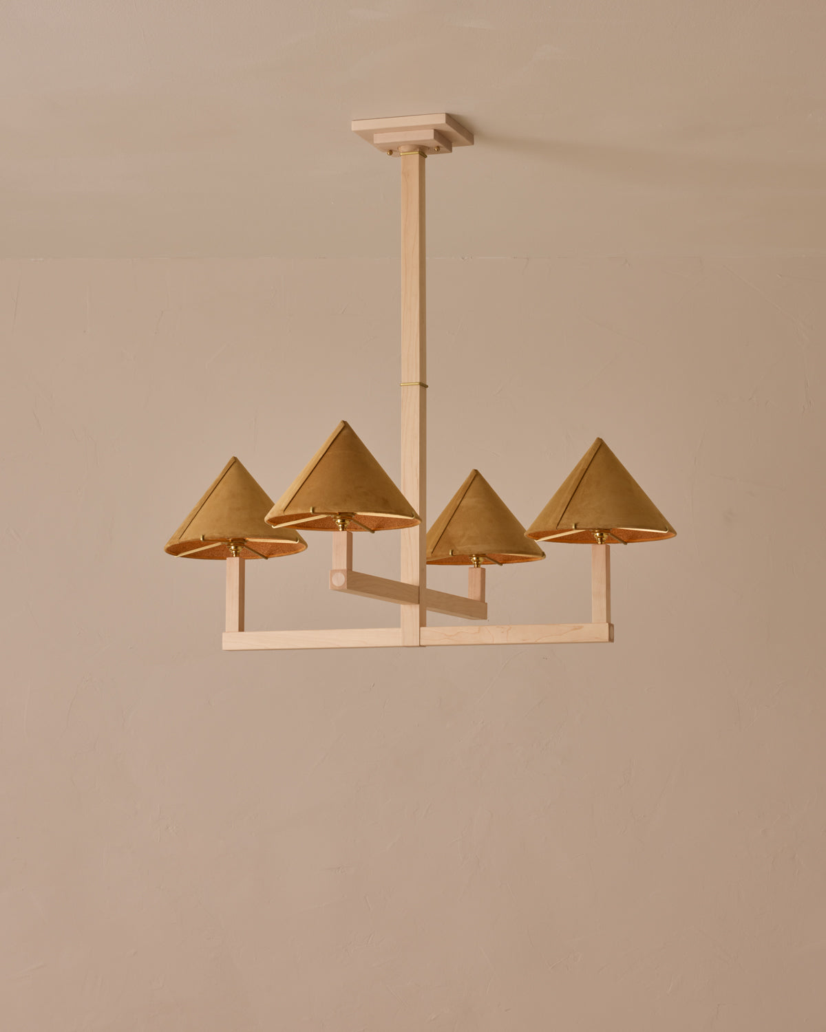 #wood-finish_clear maple #shade-finish_camel suede