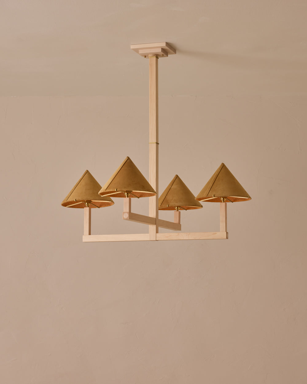 #wood-finish_clear maple #shade-finish_camel suede