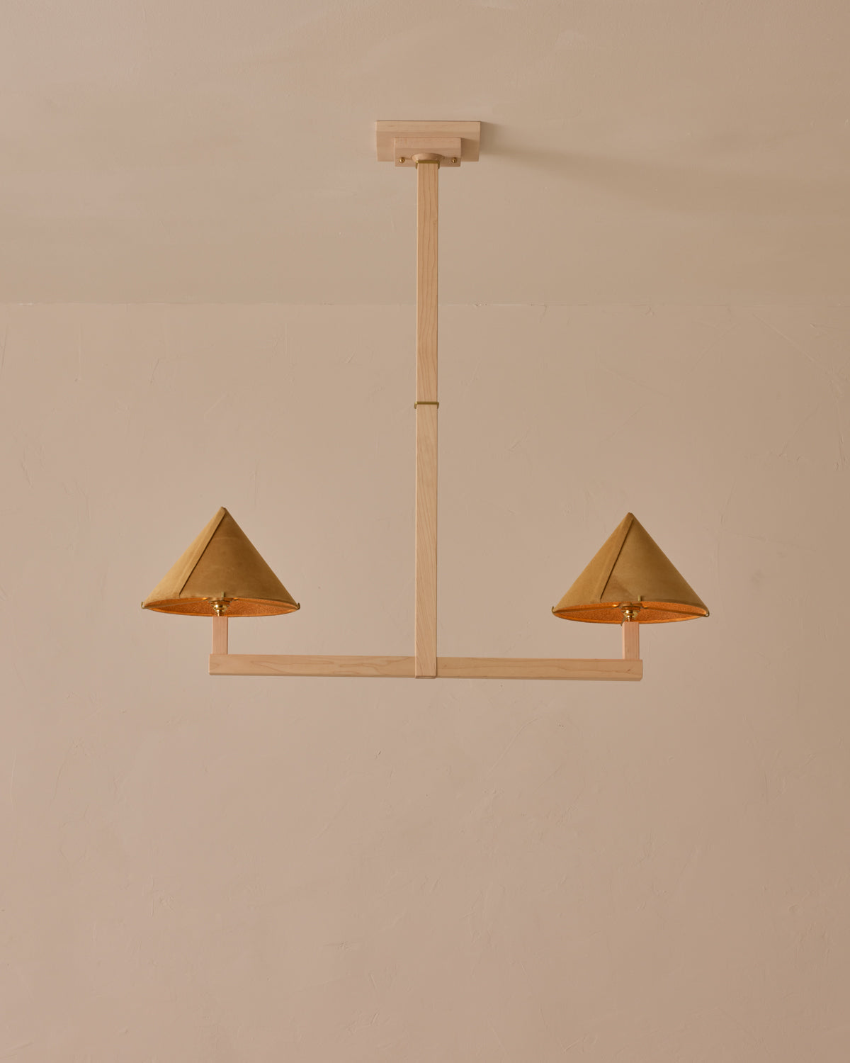 #wood-finish_clear maple #shade-finish_camel suede