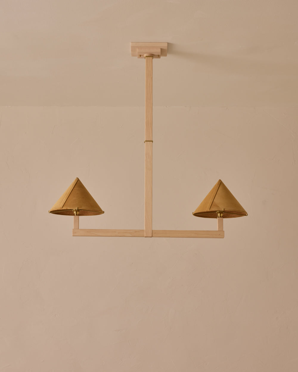 #wood-finish_clear maple #shade-finish_camel suede