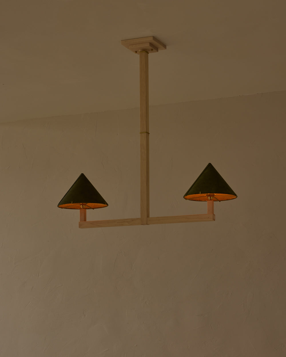 #wood-finish_clear maple #shade-finish_loden suede
