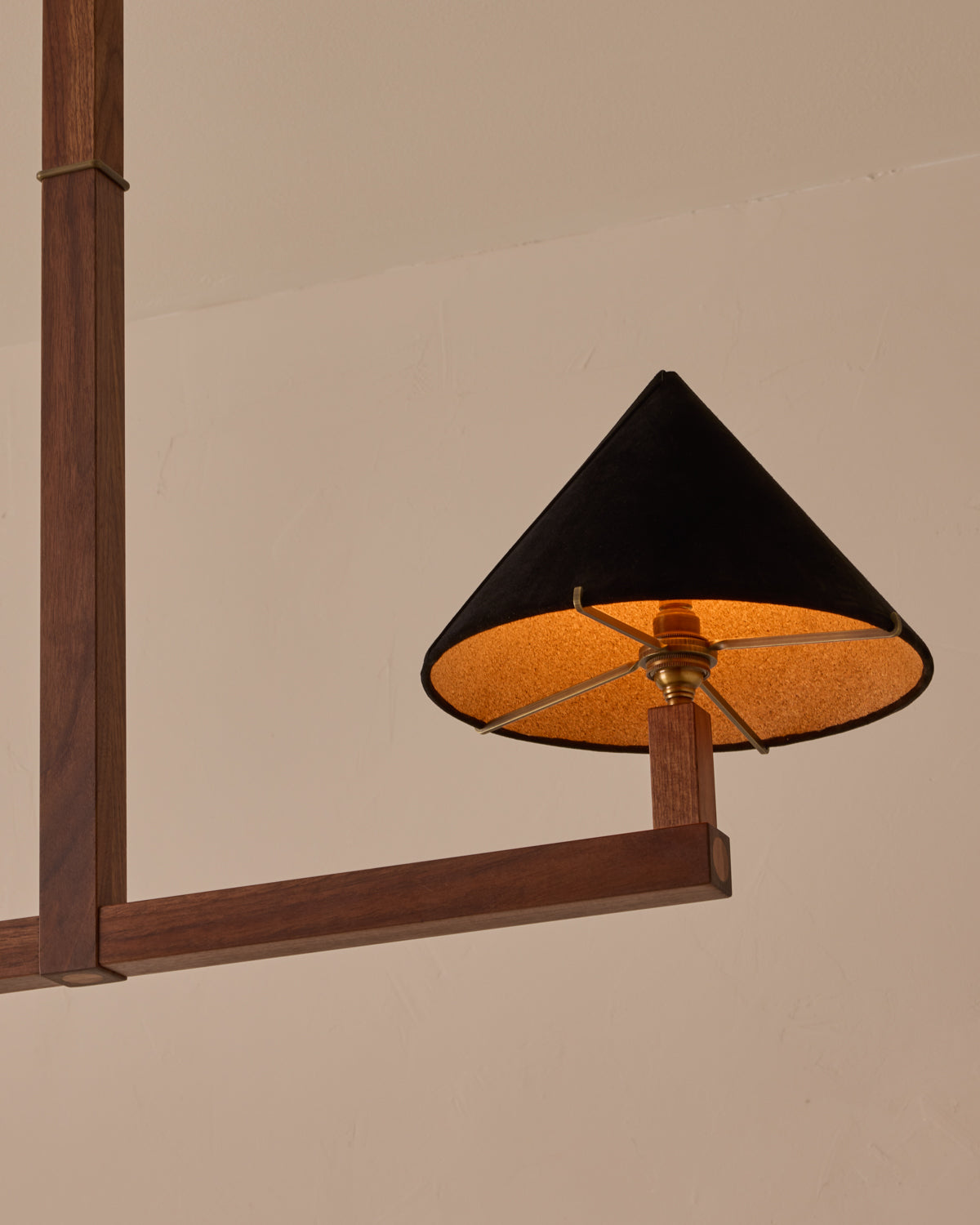 #wood-finish_black walnut #shade-finish_anthracite suede