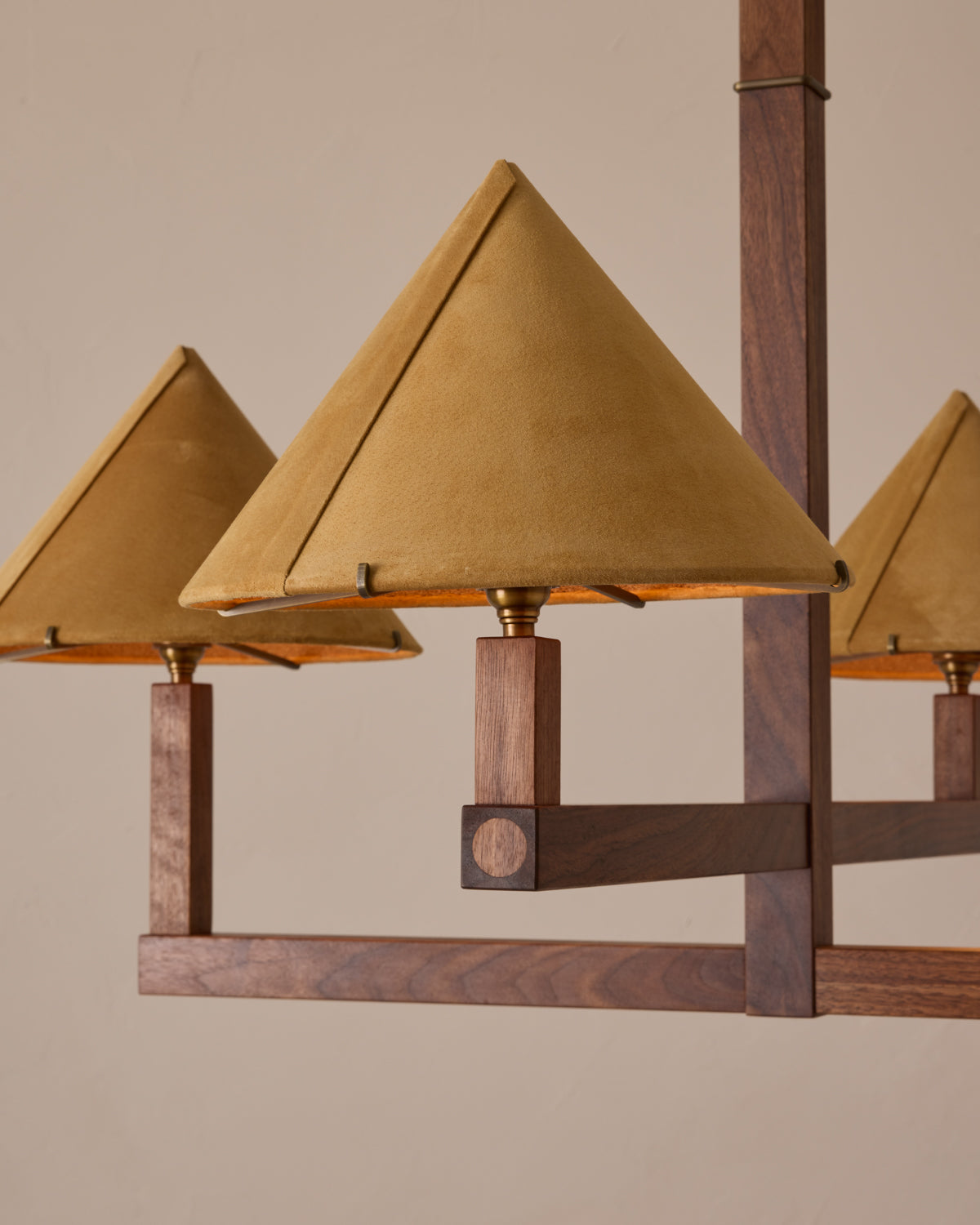 #wood-finish_black walnut #shade-finish_camel suede