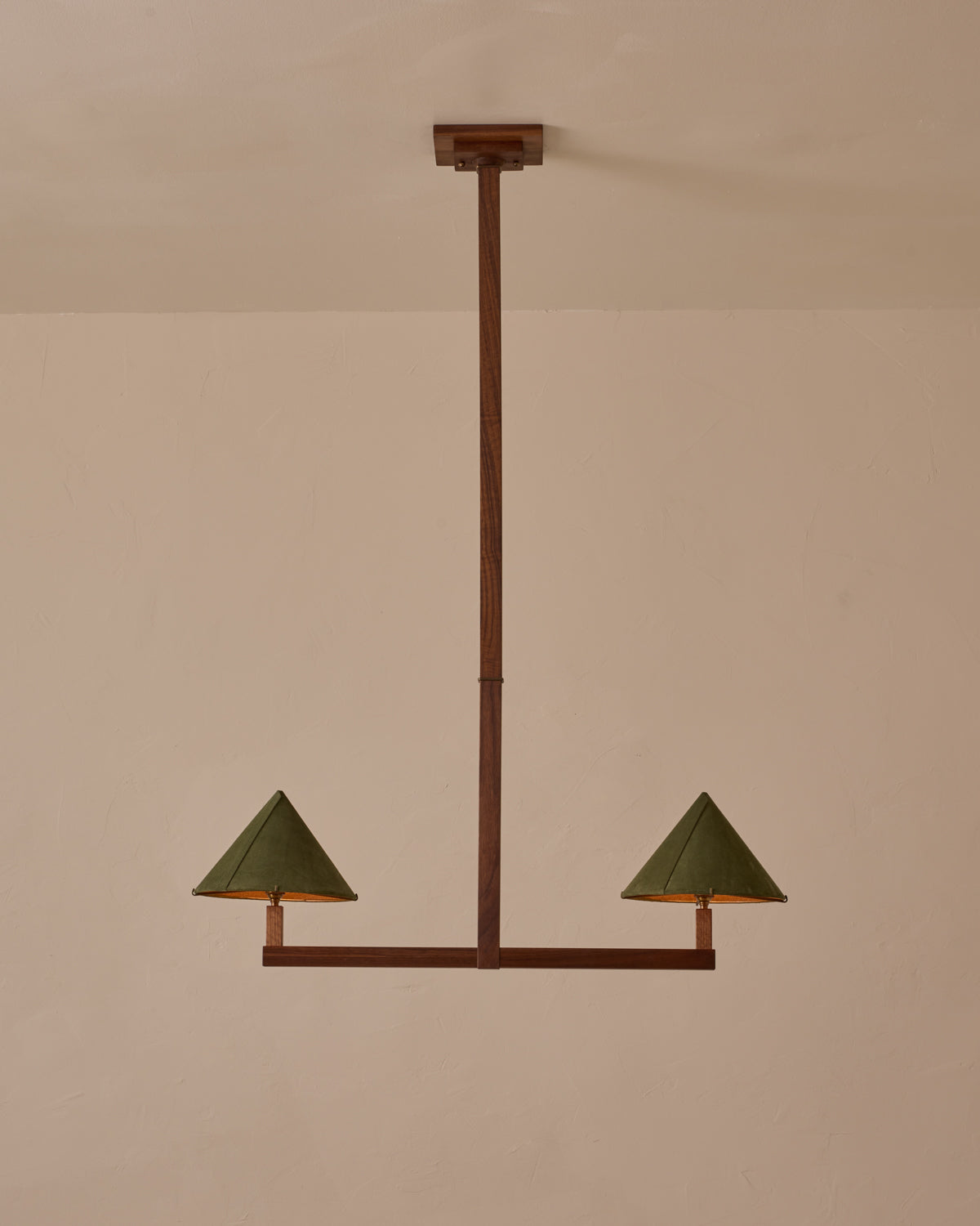 #wood-finish_black walnut #shade-finish_loden suede