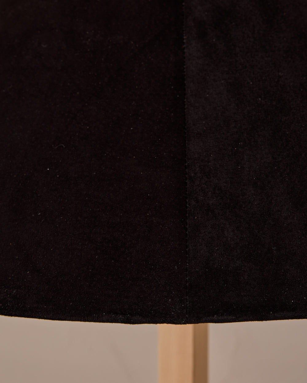 #shade-finish_anthracite suede
#wood-finish_clear maple